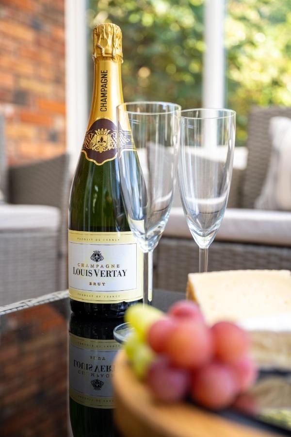 Mulberry House - Luxurious And Modern 4-Bed In Solihull Near Nec,Jlr, Airport, Resorts World, Hs2 Exterior photo